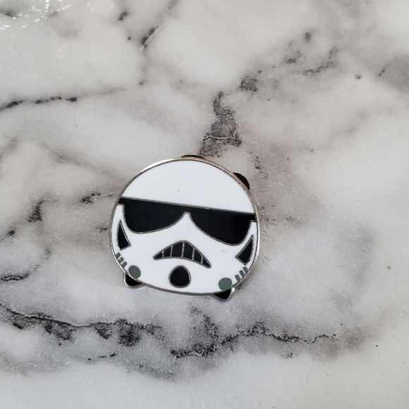 Disney Star Wars Lanyard & 3 Pin Bundle - Picture 5 of 11